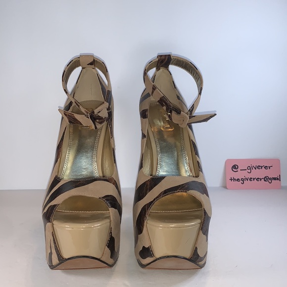 8.5 Morgan Wild Pair Neutral Zebra Ankle Strap Platform Heels - Picture 3 of 16